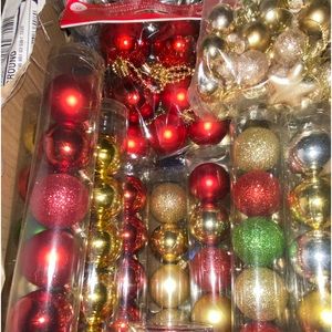 A CASE OF 40 MIXED TUBES CHRISTMAS ORNAMENTS &GOLD GARLAND WITH STARS BNIB